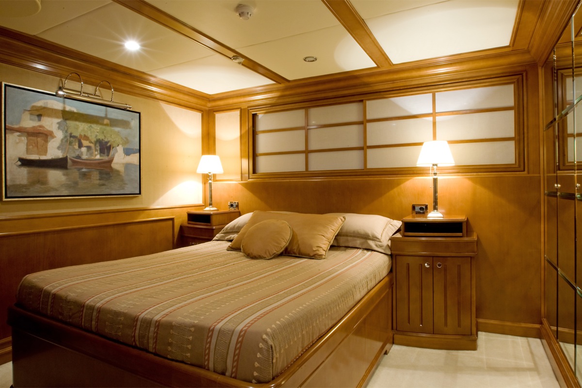double cabin yacht